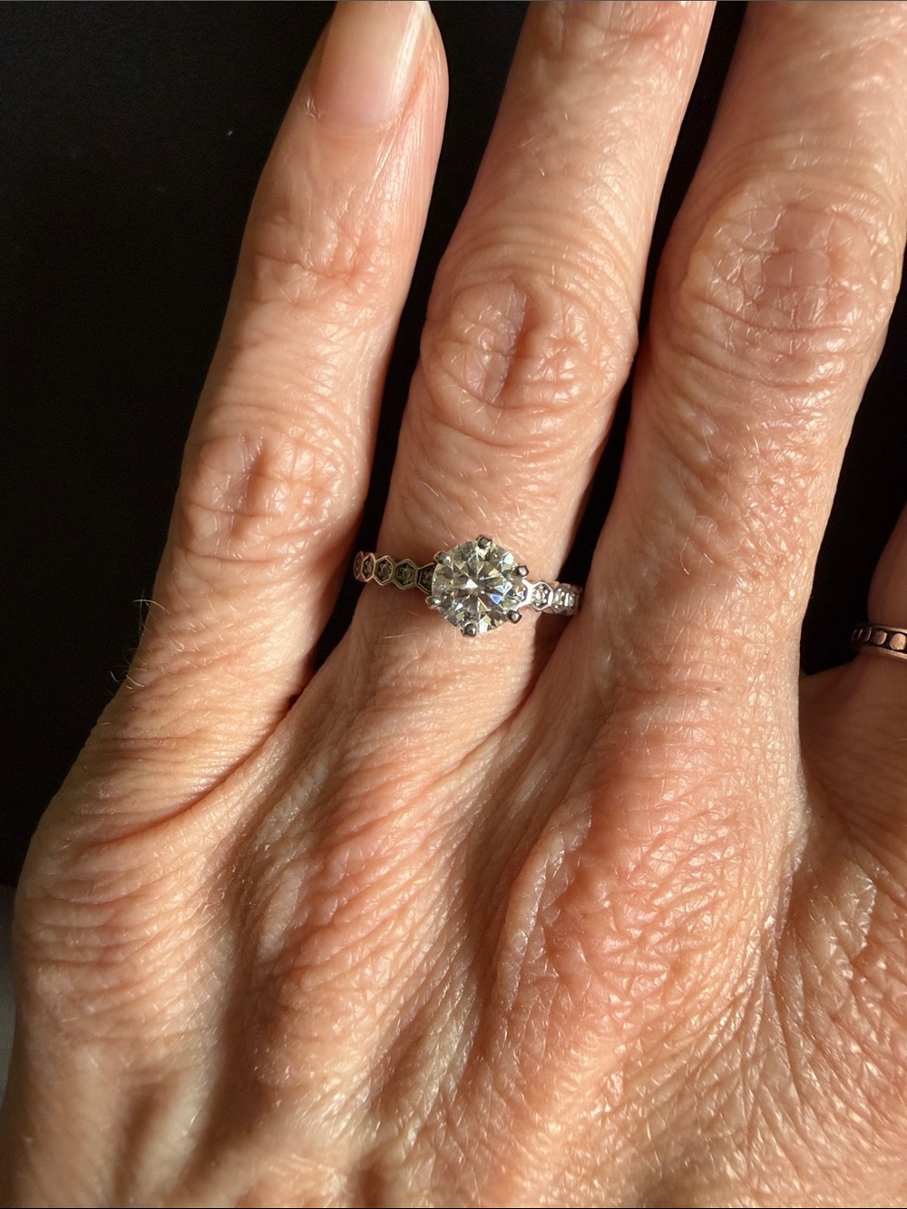 Sterling solitaire Moissanite ring size 5.5 honeycomb band - Picture 3 of 4
